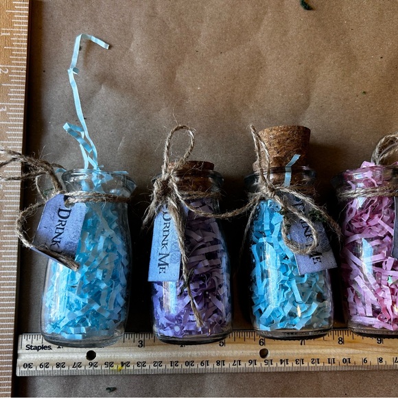 Lot of Alice in wonderland party decor and costume pieces made hatter, queen - Picture 8 of 16